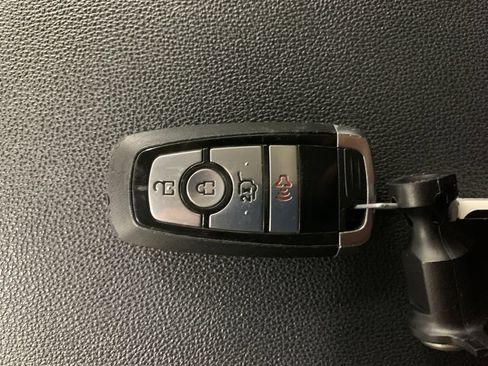 Used 2023 Ford Expedition XL AWD/4WD image 33