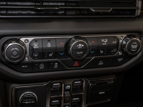 New 2026 Jeep Gladiator Sport image 16