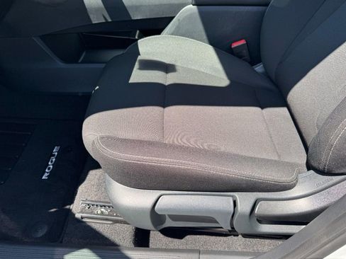 Used 2025 Nissan Rogue S FWD image 14