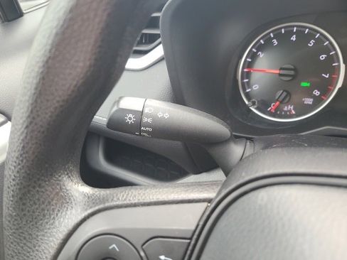 Used 2022 Toyota RAV4 XLE image 22