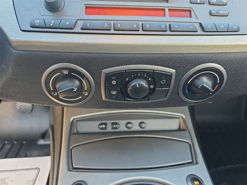 Used 2003 BMW Z4 2.5i image 17