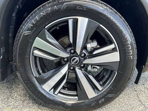 Certified 2023 Nissan Rogue Platinum w/ Platinum Premium Package AWD/4WD image 13
