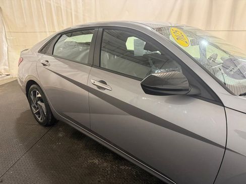 Certified 2025 Hyundai Elantra Sport w/ Cargo Package image 16