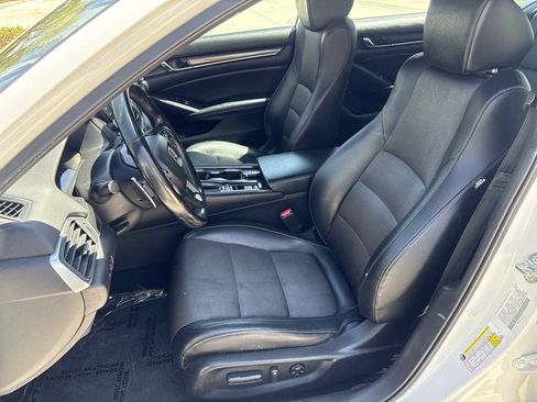 Used 2018 Honda Accord Sport image 19