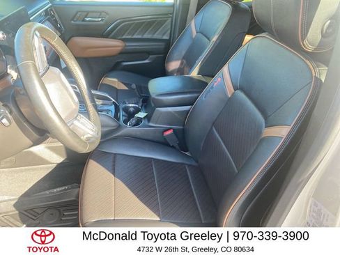 Used 2023 GMC Canyon AT4 w/ AT4 Premium Package AWD/4WD image 11