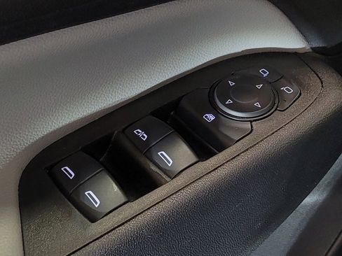 Used 2023 Chevrolet Equinox LT w/ LPO, Floor Liner Package image 27