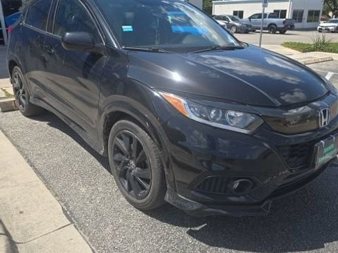 Used 2021 Honda HR-V Sport image 3