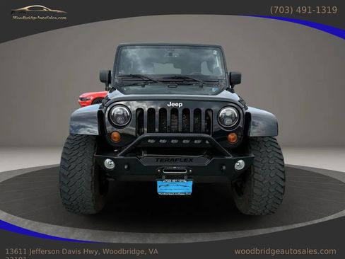 Used 2013 Jeep Wrangler Unlimited Sahara w/ Connectivity Group image 8