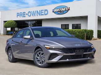 Certified 2025 Hyundai Elantra Hybrid FWD video 1