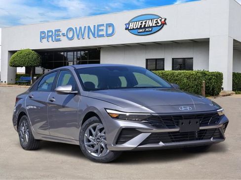 Certified 2025 Hyundai Elantra Hybrid FWD image 1