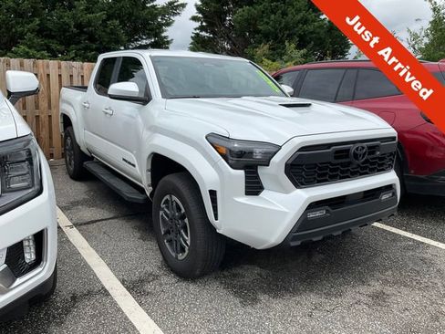 Used 2025 Toyota Tacoma TRD Sport RWD image 1