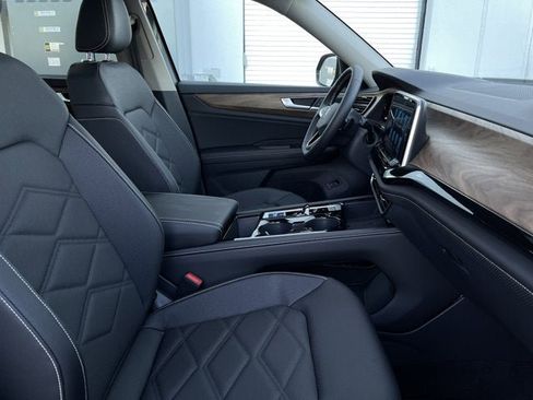 New 2026 Volkswagen Atlas SE image 24