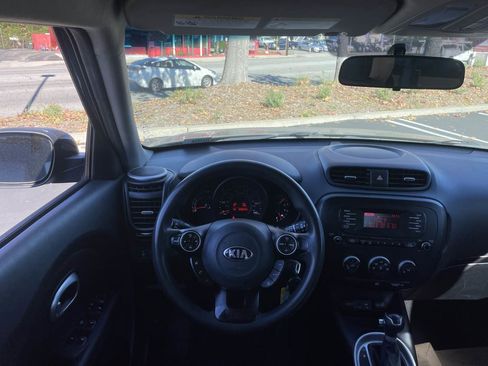 Used 2015 Kia Soul image 8