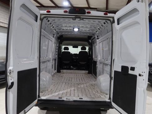 Used 2025 RAM ProMaster 2500 w/ Convenience Group FWD image 15