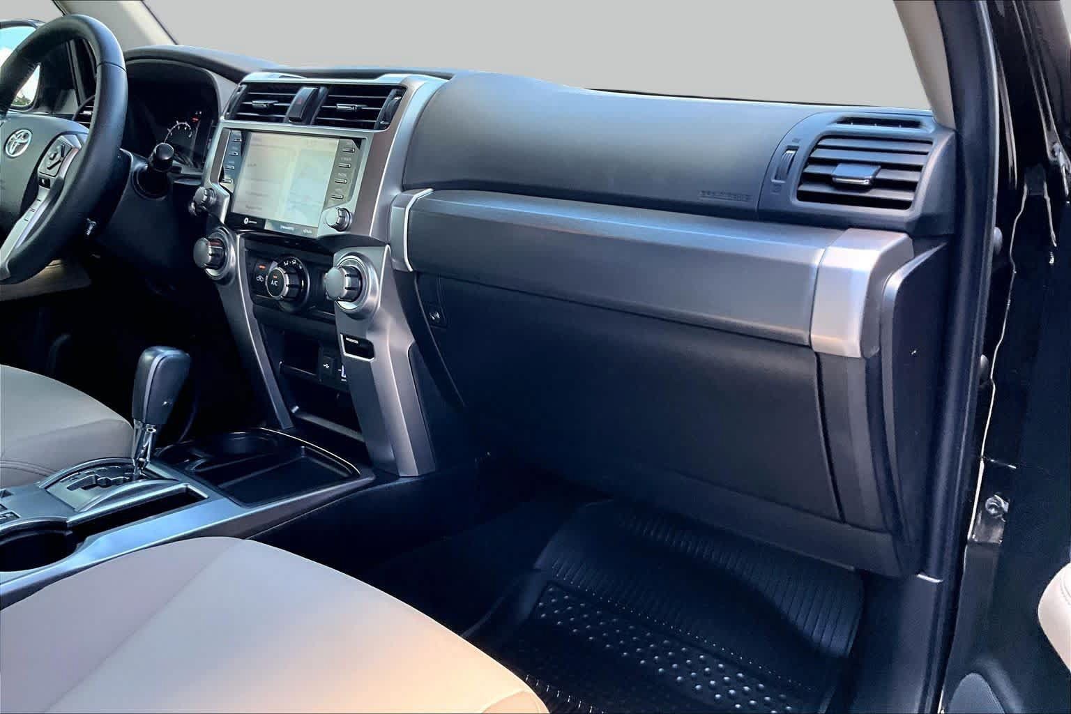 Used 2022 Toyota 4Runner SR5 Premium w/ Moonroof Package RWD image 19