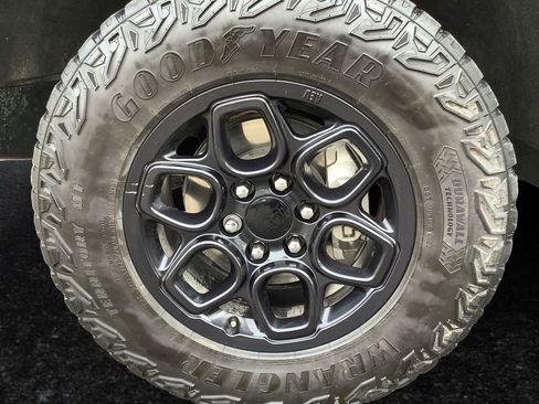 Used 2024 Chevrolet Silverado 1500 ZR2 w/ ZR2 Bison Edition AWD/4WD image 27