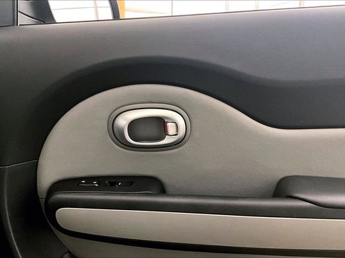 Used 2016 Kia Soul image 23
