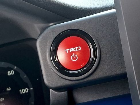Used 2025 Toyota Tacoma TRD Sport AWD/4WD image 22