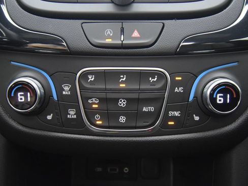 Used 2023 Chevrolet Equinox RS w/ RS Leather Package AWD/4WD image 40