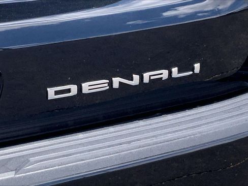 Used 2021 GMC Yukon XL Denali AWD/4WD image 10