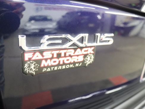Used 2019 Lexus LX 570 4WD w/ Luxury Package image 11