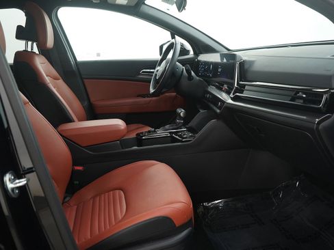 Used 2025 Kia Sportage SX image 13