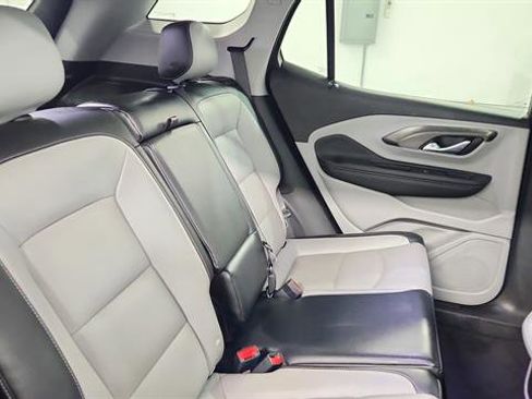 Used 2024 GMC Terrain SLT image 26