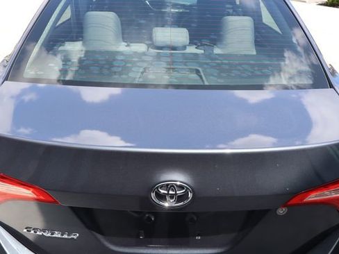 Used 2017 Toyota Corolla L FWD image 18