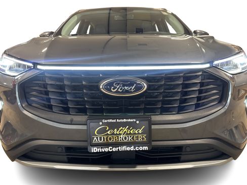 Used 2025 Ford Escape Platinum AWD/4WD image 10