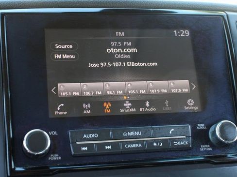 Used 2023 Nissan Titan SV w/ SV Convenience Package image 26