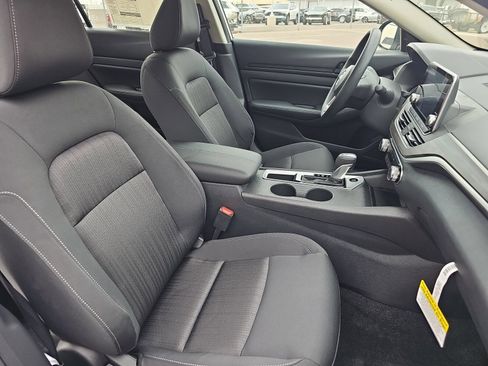 New 2026 Nissan Altima 2.5 SV FWD image 10