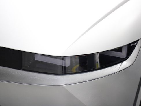 Used 2024 Hyundai Ioniq 5 Limited image 6