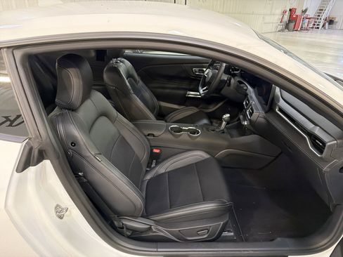 Used 2025 Ford Mustang Premium image 12