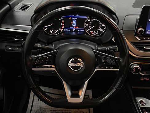 Used 2024 Nissan Altima 2.5 SR image 14