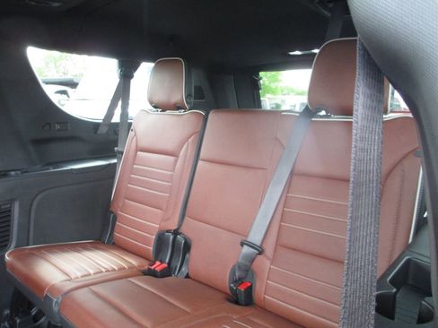 Used 2024 GMC Yukon XL Denali Ultimate AWD/4WD image 26