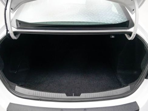 Used 2024 Chevrolet Malibu LT image 12