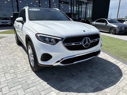 Certified 2025 Mercedes-Benz GLC 300 image 8