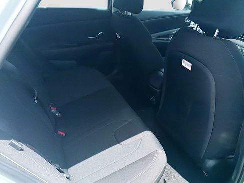 New 2026 Hyundai Elantra SE FWD image 19