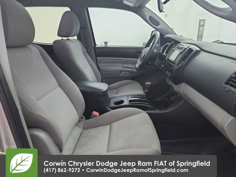 Used 2014 Toyota Tacoma PreRunner image 31