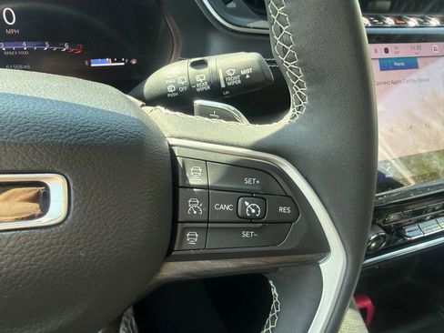Used 2023 Jeep Grand Cherokee Limited AWD/4WD image 21