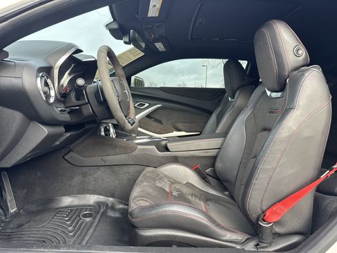 Used 2019 Chevrolet Camaro ZL1 image 16