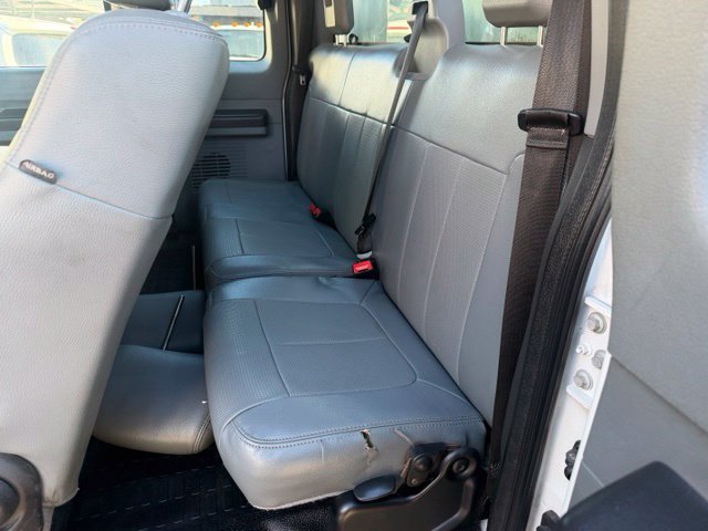 Used 2014 Ford F550 4x4 SuperCab Super Duty image 14
