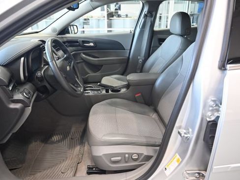 Used 2015 Chevrolet Malibu LT w/ Power Convenience Package FWD image 9