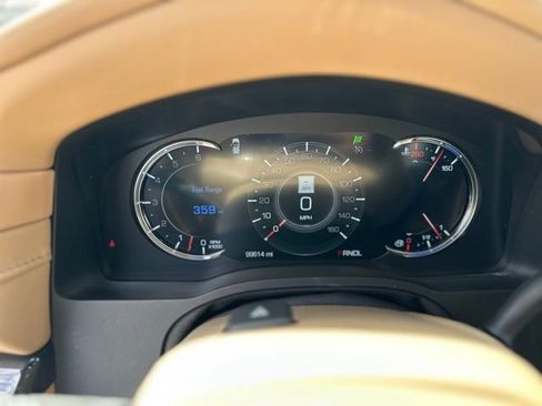 Used 2019 Cadillac Escalade ESV Platinum AWD/4WD image 17