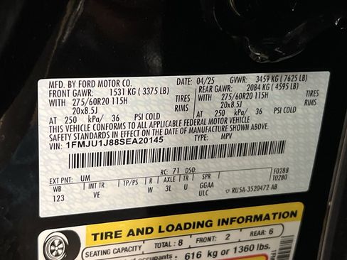 Used 2025 Ford Expedition Active image 27