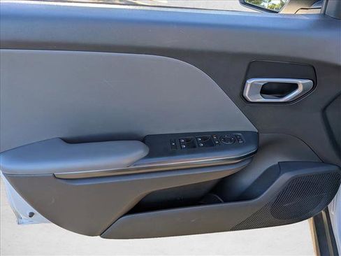 Used 2025 Kia K4 FWD image 10