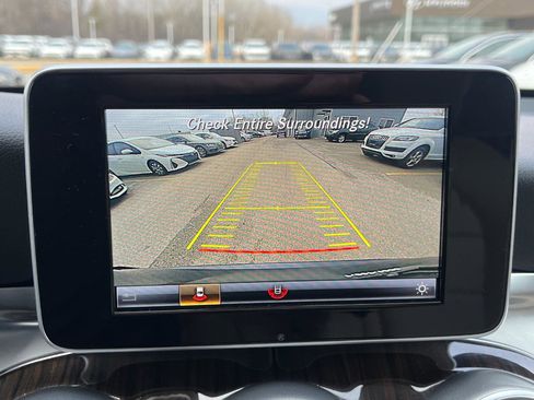 Used 2019 Mercedes-Benz GLC 300 4MATIC w/ Premium Package image 31