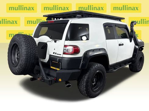 Used 2014 Toyota FJ Cruiser 4WD w/ Upgrade Package image 4
