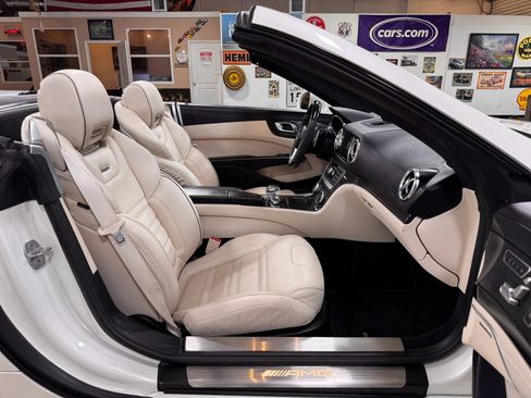 Used 2013 Mercedes-Benz SL 63 AMG image 21