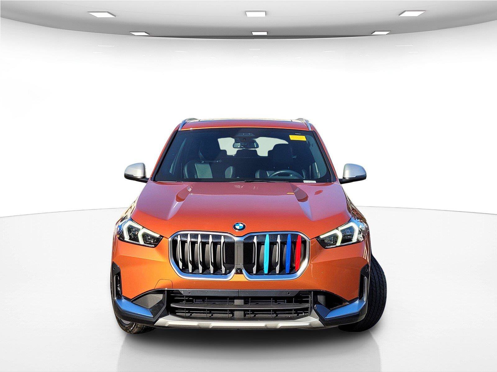 Used 2023 BMW X1 xDrive28i w/ Premium Package AWD/4WD image 4